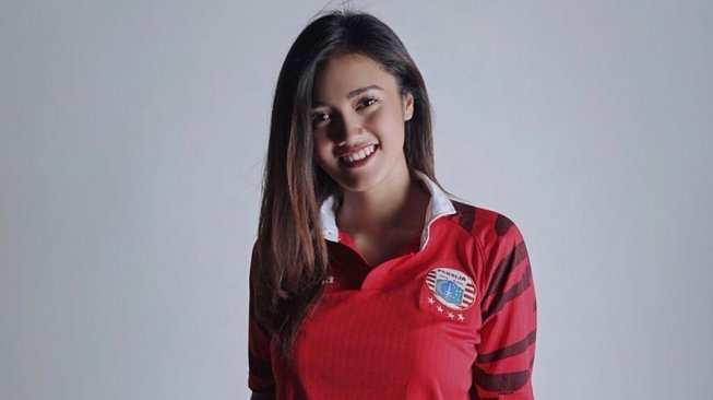 Mirip Wanda Nara, Suporter Cantik Persija Pamer Foto Tanpa Busana
