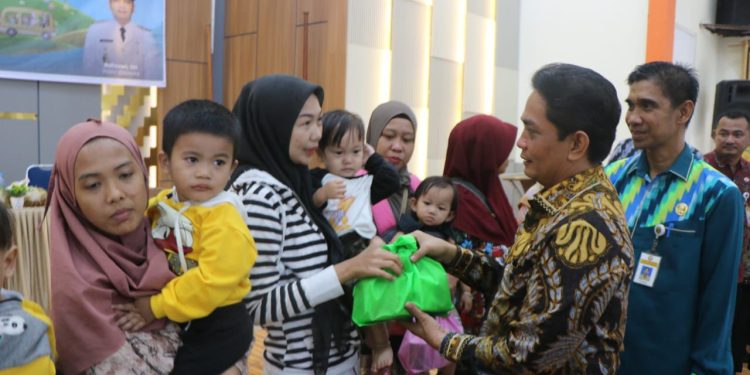 Pemkot Pontianak Salurkan PMT untuk Tekan Stunting di Pontianak Timur