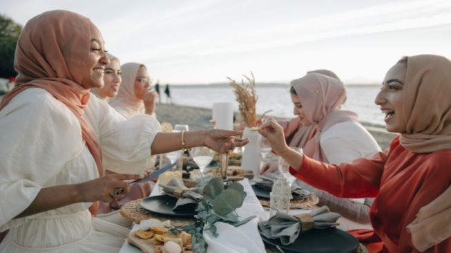 Negara Ini Rayakan Idul Fitri dengan Tradisi Unik