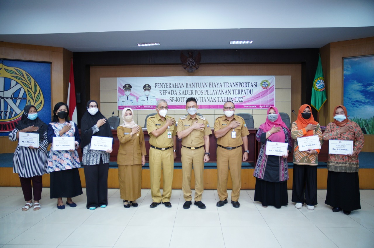 Salurkan Bantuan Dana Transportasi 323 Posyandu, Wako Edi: Kader Posyandu Harus Proaktif Cegah Stunting