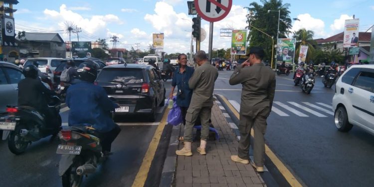 Jangan Disepelekan! Denda Rp500 Ribu bagi Warga yang Memberi Uang ke Pengemis di Pontianak