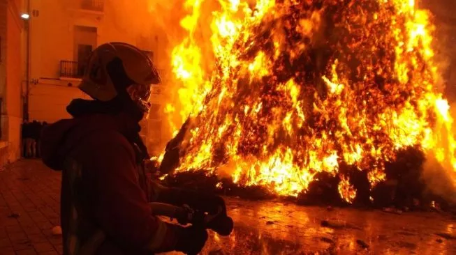 Satpam Tewas usai Dengar Ledakan saat SMAN 6 Jakarta Terbakar