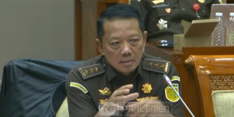 Rumah Jampidsus Febrie Adriansyah Dijaga Puluhan Personel TNI di Tengah Penggeledahan Kasus Korupsi