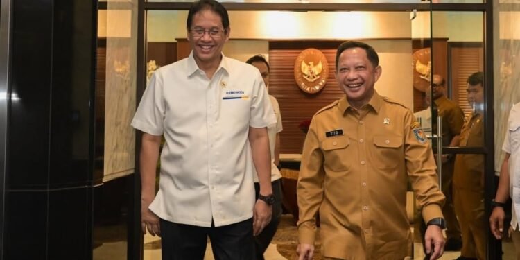 Mendagri Minta Pencairan DBH Dipercepat untuk Bantu Daerah Bayar Gaji ASN
