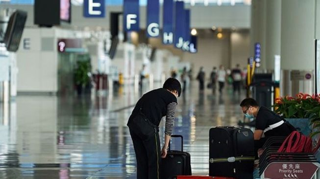 Hong Kong Larang Penerbangan dari 150 Negara, Termasuk dari Inggris dan Amerika Serikat