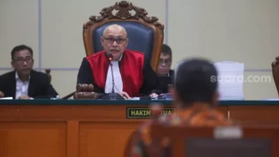 Hakim Tunda Sidang Pemeriksaan Fatia sebagai Terdakwa Kasus Lord Luhut Pekan Depan