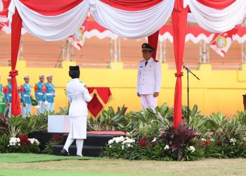Pontianak Tunjukkan Semangat Kebersamaan hingga Prosesi Penurunan Bendera