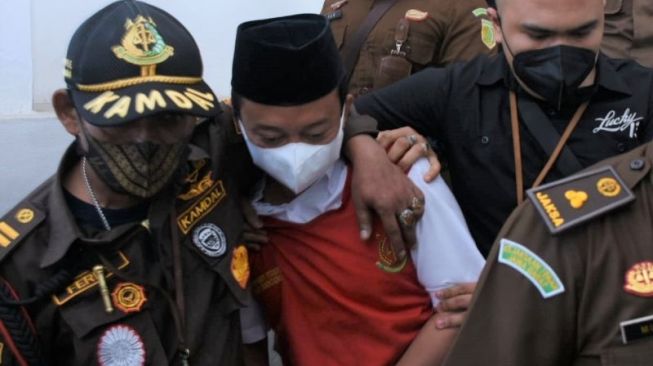 Pemerkosa Santriwati Dituntut Hukuman Mati dan Kebiri, Warganet Sambut Gembira