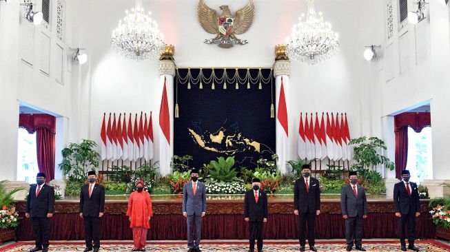 Jokowi Lantik Komisioner KPU Dan Bawaslu 2022-2027 Di Istana Negara