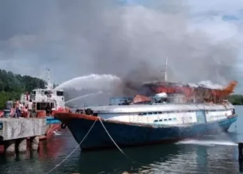 Kapal Motor Barcelona 5 Terbakar di Perairan Sulut, 280 Penumpang Dievakuasi, 3 Meninggal Dunia