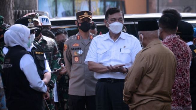 Tiga Kunci Hidup Berdampingan dengan Covid-19 Versi Luhut