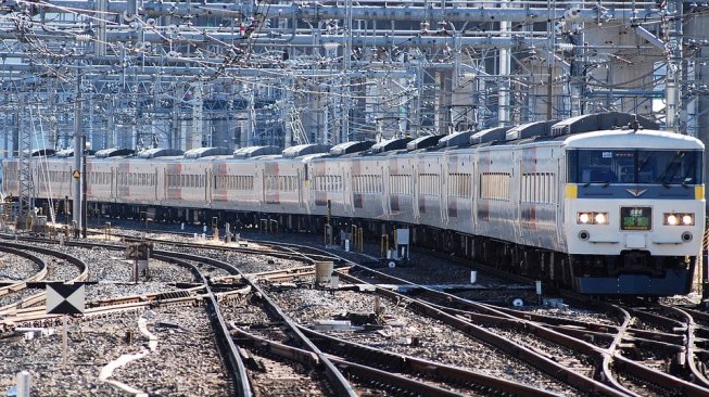 Terbaring di Rel, Tiga Migran di Prancis Tewas Terlindas Kereta Api