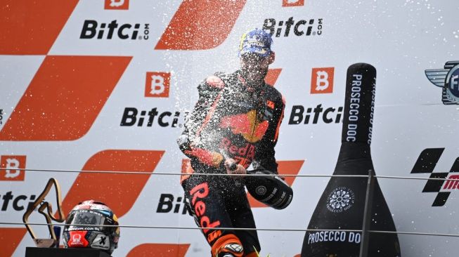 Brad Binder Juarai MotoGP Austria yang Diwarnai Drama di Ujung Balapan