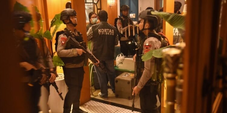 Dugaan Korupsi BUMN dan TPPU, Polisi Geledah 12 Kafe
