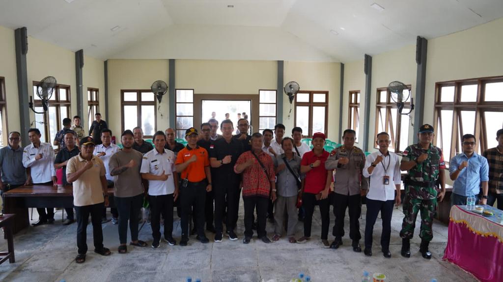 Bupati Kapuas Hulu Respon Cepat Aksi Damai Masyarakat di Perbatasan