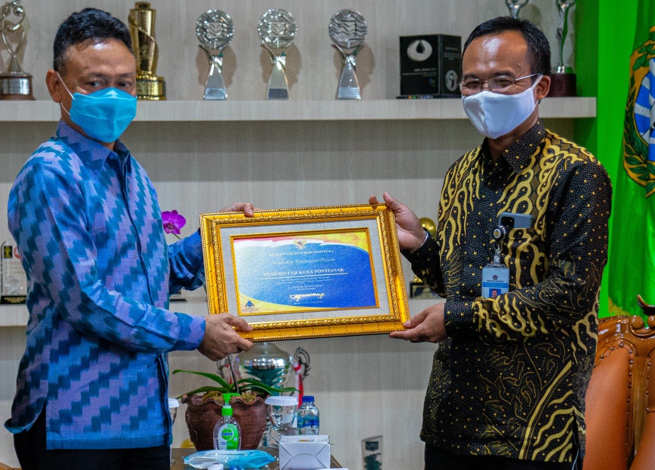 Pemkot Pontianak Raih Dua Penghargaan atas Predikat WTP Murni