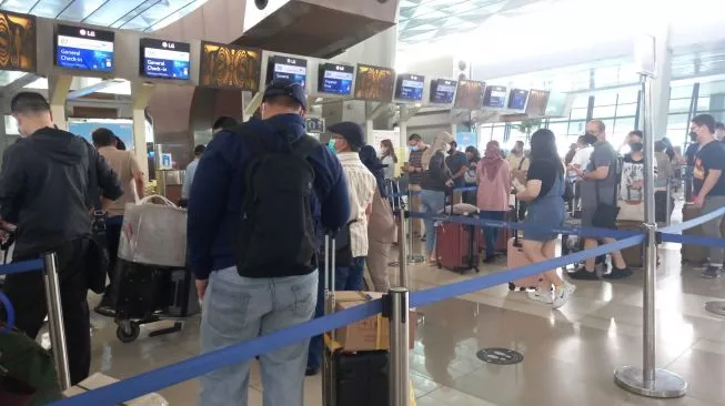 Penumpang di Bandara Soekarno Hatta Saat Arus Balik Cetak Rekor Terbanyak