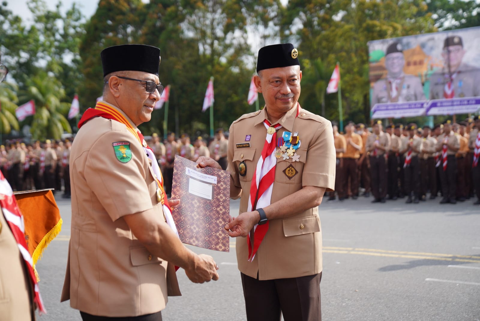 Wali Kota Pontianak Raih Penghargaan Lencana Darmabakti Pramuka