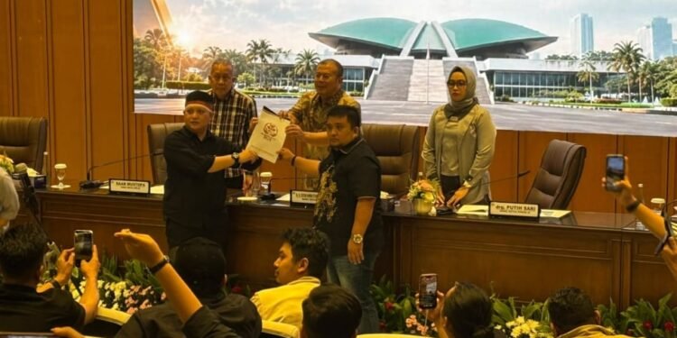 DPR Akan Mediasi Pengusaha Dapur MBG dengan Kepala BGN Bahas Penangguhan SPPG
