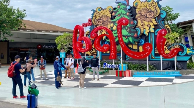 Paradoks Bali di Akhir 2025: Wisatawan Asing Melonjak, 21 Ribu Kursi Pesawat Domestik Kosong