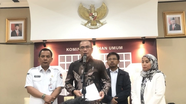 Kejar Tayang Rekapitulasi Penghitungan Suara Di 8 Provinsi, KPU  Gelar Rapat Pleno 2 Panel