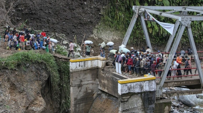 Fajar Baru di Tanah Sumatra: Meniti Jembatan Rehabilitasi