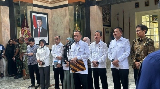 Pemerintah Hentikan Sementara Penerbangan Internasional Imbas Konflik Timur Tengah