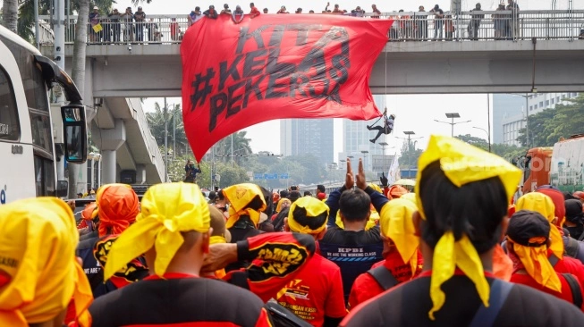 Peserta Aksi May Day Diduga Kena Represi Aparat, Ada yang Kena Pukul dan Tendang