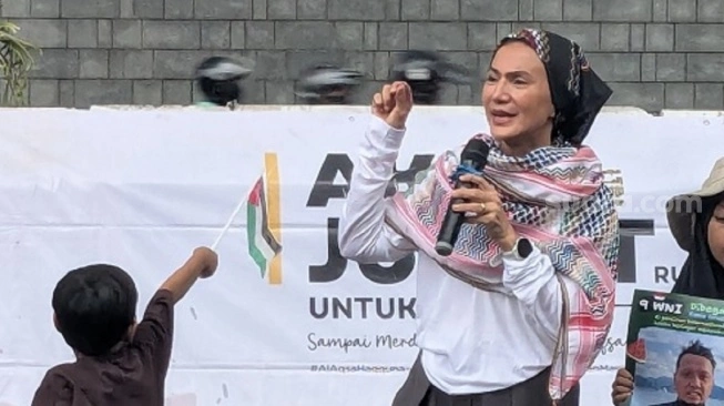 Wanda Hamidah Kritik Sikap Pemerintah soal Gaza dalam Aksi Bela Palestina