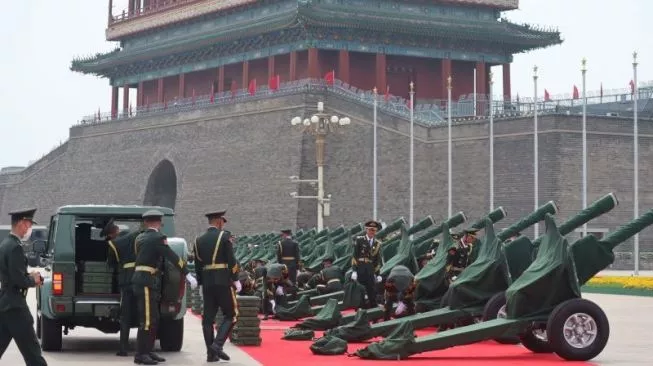 Peringati 95 Tahun Tentara Pembebasan Rakyat, China Gelar Senjata untuk Peringatkan Taiwan