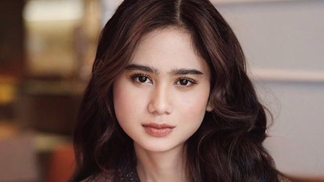 Tissa Biani Pancarkan Pesona dengan Wastra Indonesia