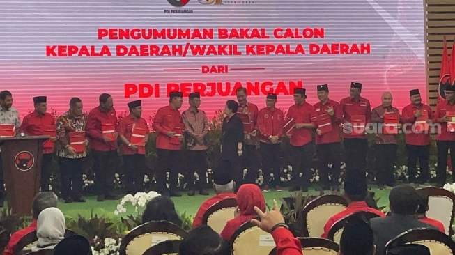 Megawati Beri SK Dukungan ke Cagub-Cawagub di 13 Provinsi untuk Pilkada, Bagaimana Dengan Kalbar?