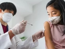 7 Tips Agar Anak yang Takut Jarum Suntik Berani Vaksin Covid-19