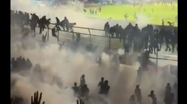 Propam Periksa 18 Anggota Polri yang Jadi Operator Pelontar Gas Air Mata Tragedi Kanjuruhan