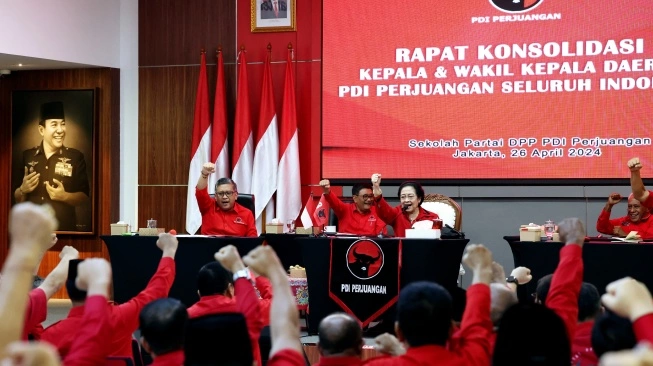 Apa Benar Jokowi Dinilai Jadi Penghalang PDIP Gabung Pemerintahan Prabowo?