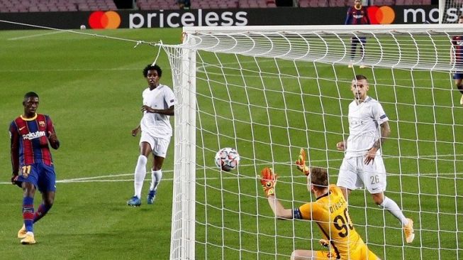 Hasil Liga Champions: 10 Pemain Barcelona Gilas Ferencvaros 5-1