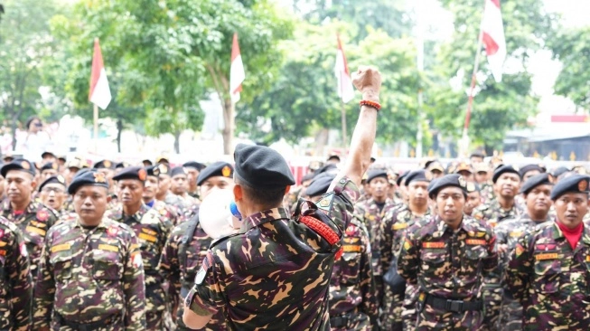 Para Banser Bersiaga di Depan Kantor PBNU Usai Ada Perintah Sikat dan Gebuk Pendemo