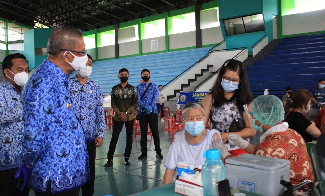 Vaksinasi Massal di Gor Pangsuma dan SSA Pontianak