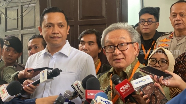 KPK Sewenang-wenang, Kuasa Hukum Minta Status Tersangka Hasto Dicabut