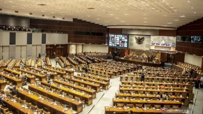 Deretan Proyek DPR yang Kontroversial, Terbaru Rencana Cetak Kalender Rp955 Juta