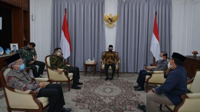 Temui Ma’ruf, Mahfud MD Lapor Persiapan Percepatan Pembangunan Kesejahteraan di Papua