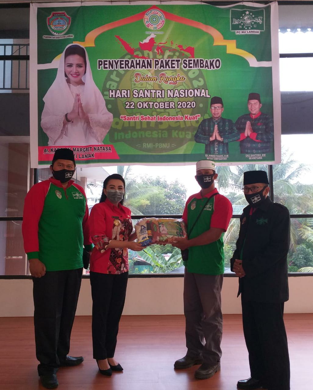 Pemkab Landak Terima Bantuan Sembako dari NU