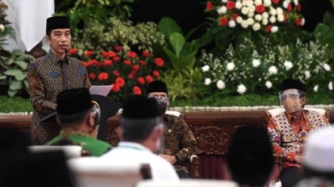 Cegah Covid-19, Jokowi Ingatkan Pemda Hati-hati Buka Sektor Ekonomi