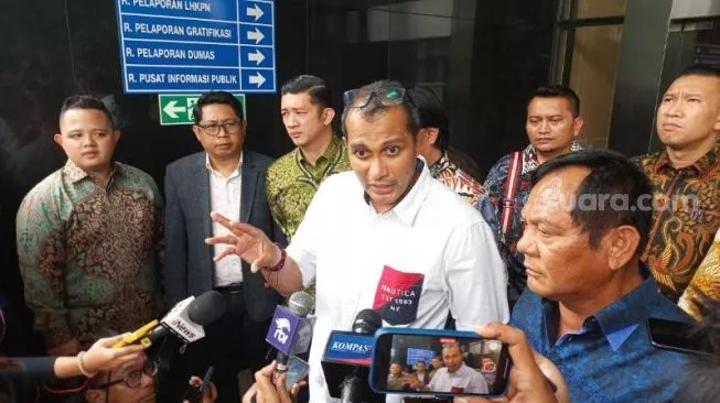 Jadi Tersangka KPK, Kemenkumham Klaim Eddy Hiariej Masih Ngantor di Jakarta