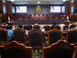 Trending Beda Pendidikan 3 Hakim MK yang Dissenting Opinion, Ada Arief Hidayat dan Enny Nurbaningsih