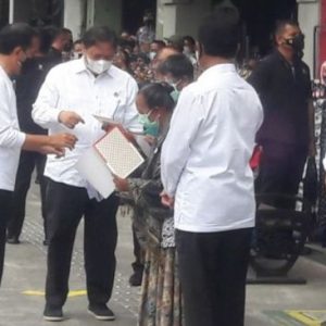 Presiden Jokowi Resmikan Program Bantuan Tunai untuk PKL di Malioboro