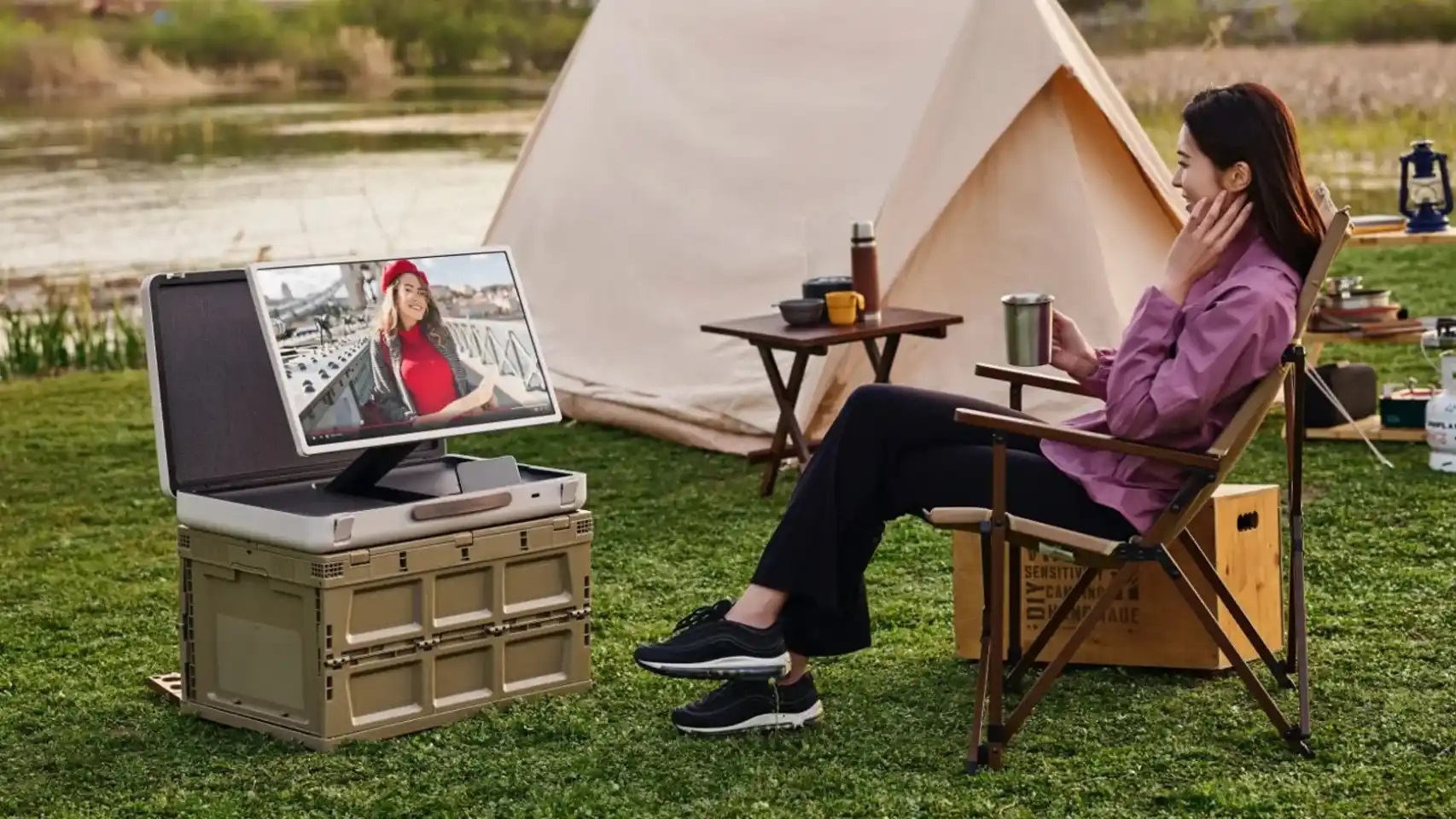 LG StanbyME Go, Gadget Unik dengan Pelindung Koper