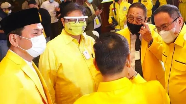 Jadi Cawapres Airlangga, Nama Ganjar dan Ridwan Kamil Masuk Radar Golkar