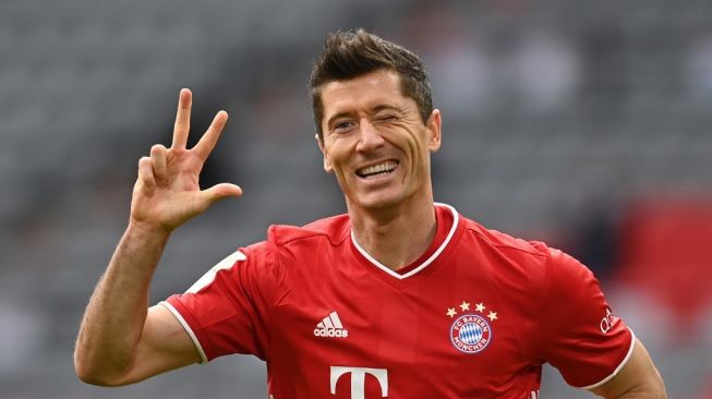Lewandowski Bersaing di Antara Messi dan Ronaldo