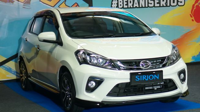 Daihatsu Sirion Mobil Terbaik Pilihan Anak Muda Indonesia